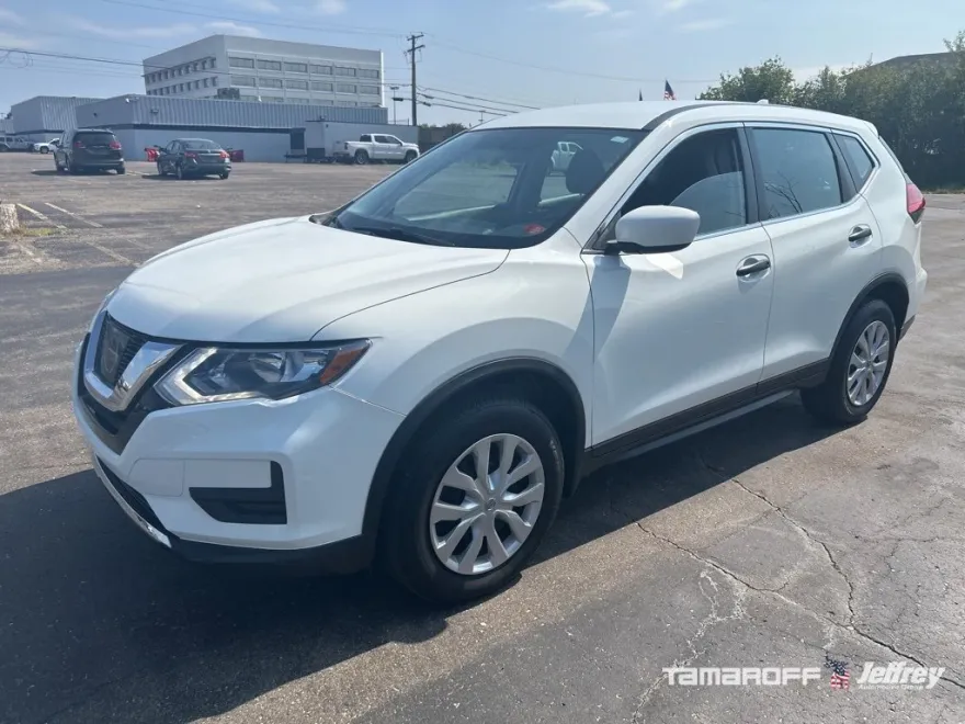 2017 Nissan Rogue S photo 1