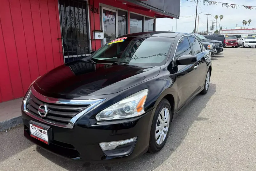 2014 Nissan Altima 2.5 photo 1