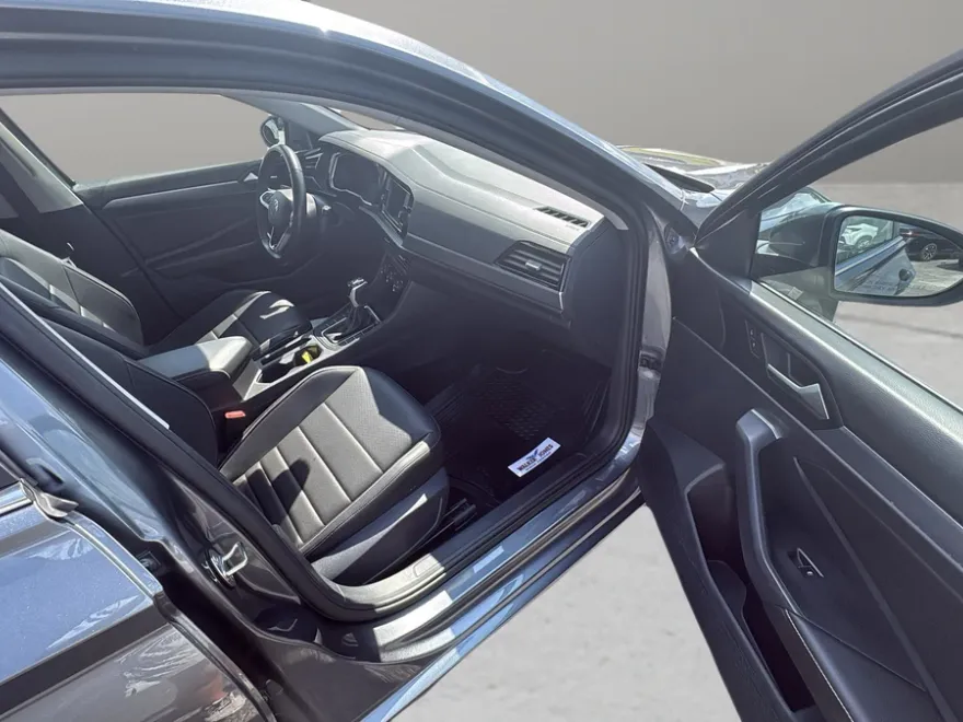 2024 Volkswagen Jetta SE photo 1