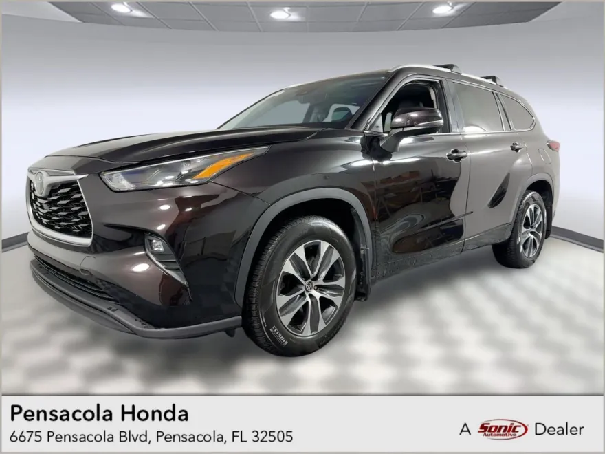 2022 Toyota Highlander XLE photo 1