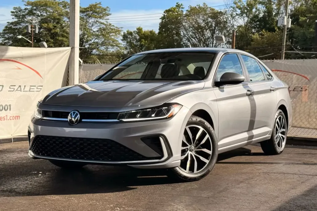 2025 Volkswagen Jetta 1.5T photo 1