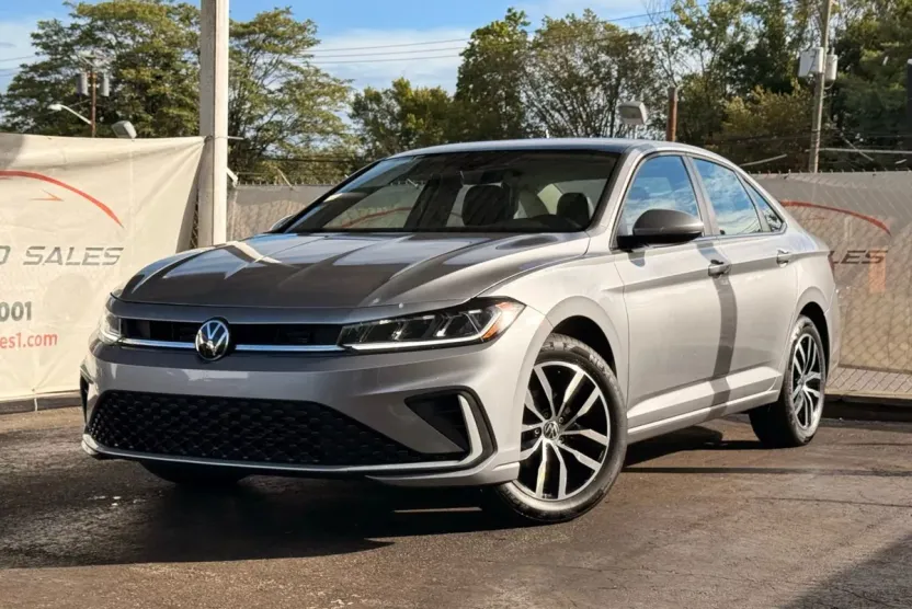 2025 Volkswagen Jetta 1.5T photo 1