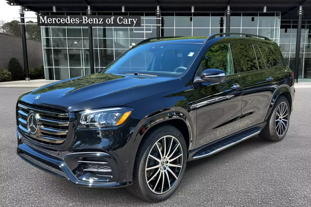 2026 Mercedes Benz GLS 450 4MATIC photo 1