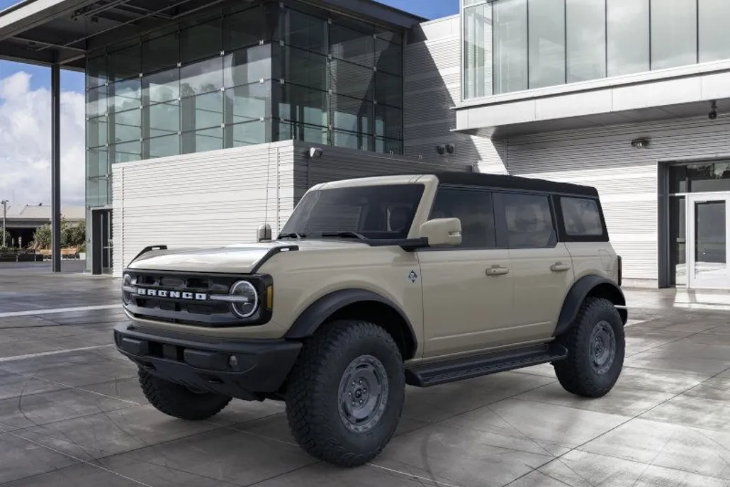 2025 Ford Bronco Outer Banks photo 1