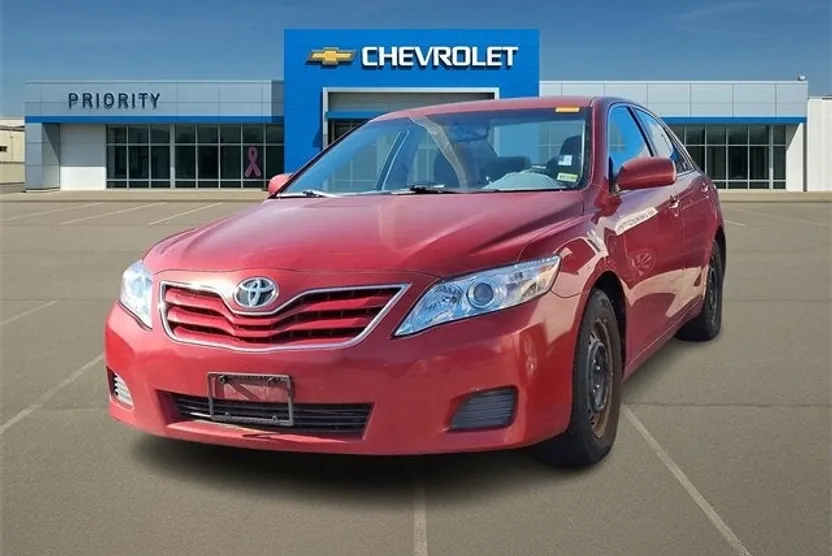 2011 Toyota Camry LE photo 1