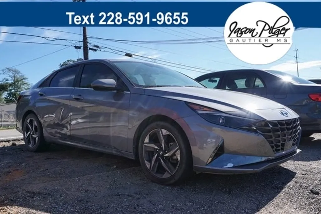 2022 Hyundai Elantra SEL photo 1