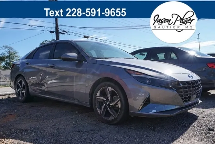 2022 Hyundai Elantra SEL photo 1