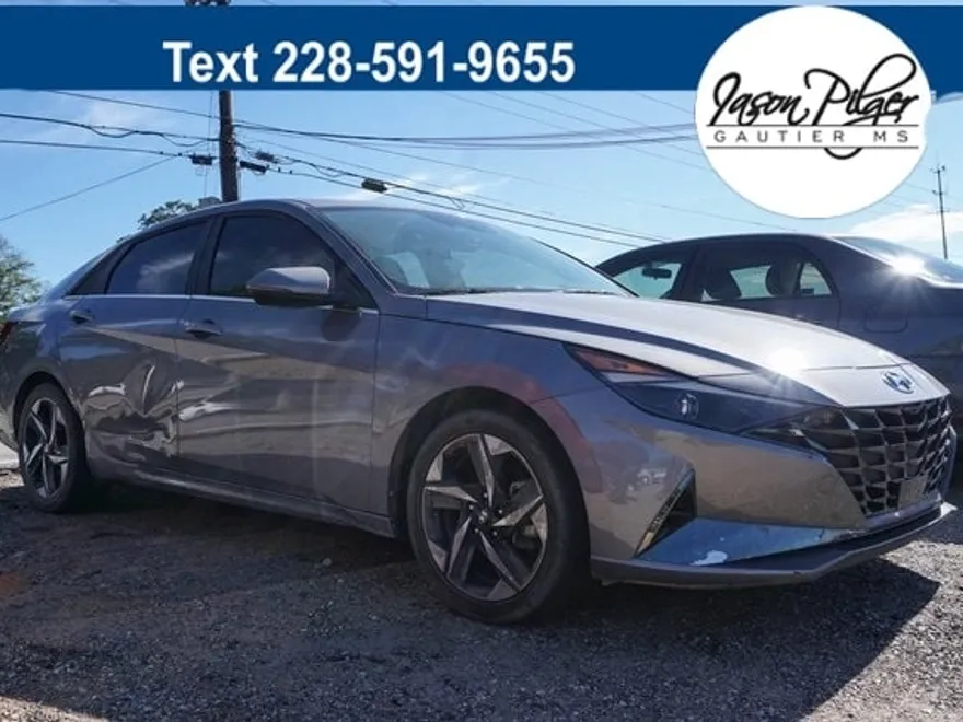 2022 Hyundai Elantra SEL photo 1