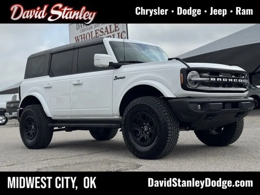 2024 Ford Bronco Outer Banks photo 1