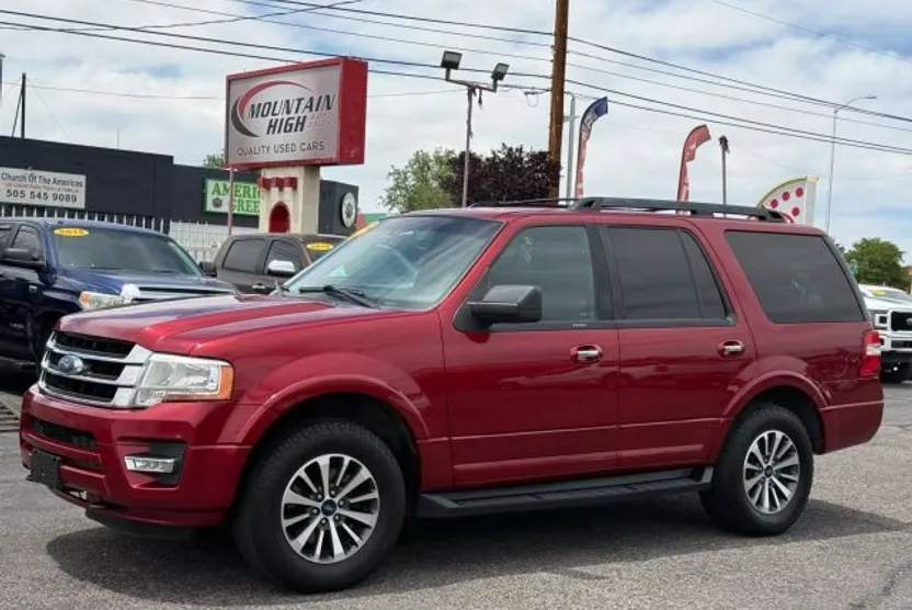 2017 Ford Expedition XLT photo 1