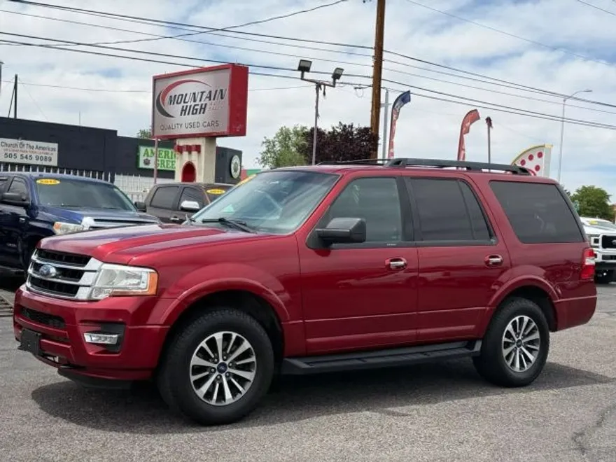 2017 Ford Expedition XLT photo 1