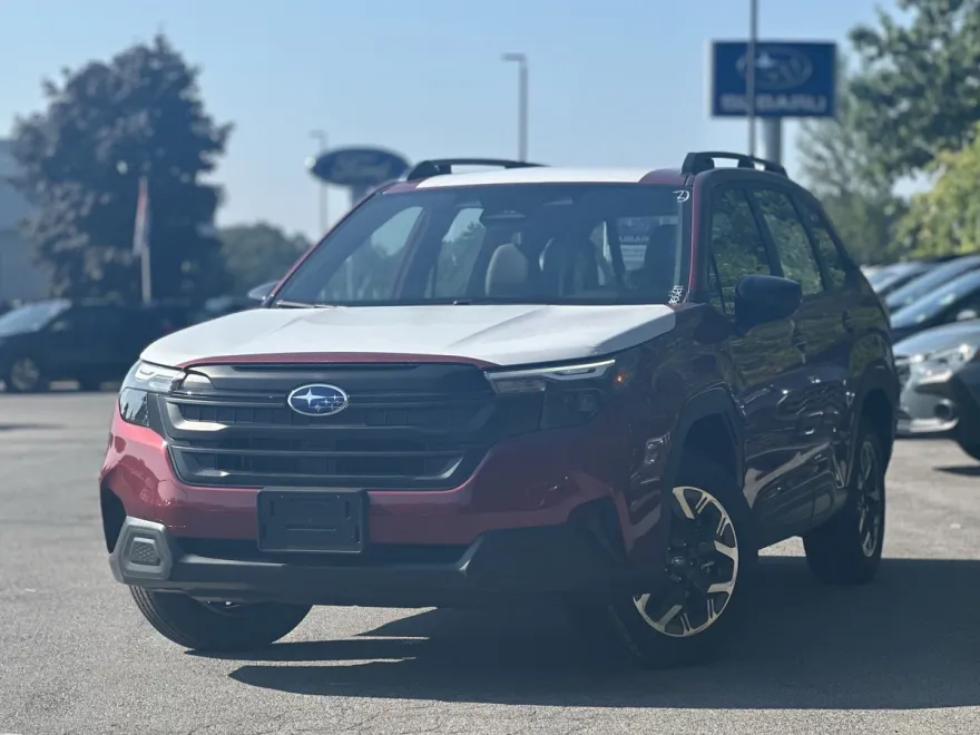 2025 Subaru Forester Base photo 1