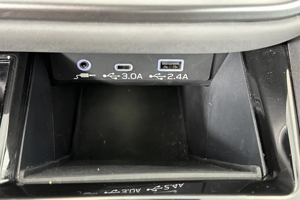 2023 Subaru Legacy Limited photo 1