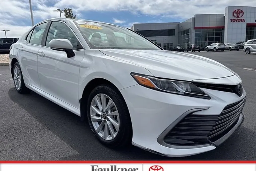 2024 Toyota Camry LE photo 1