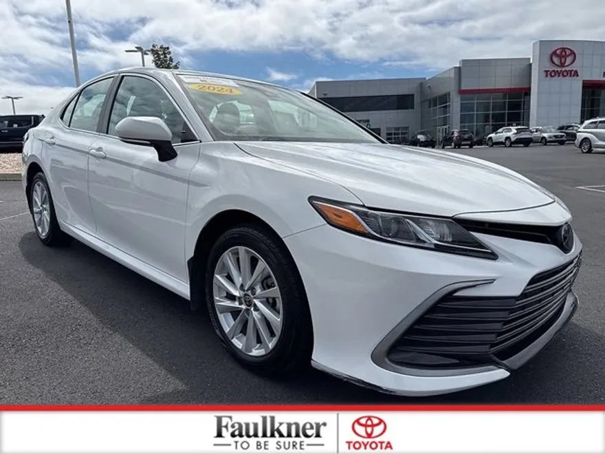 2024 Toyota Camry LE photo 1