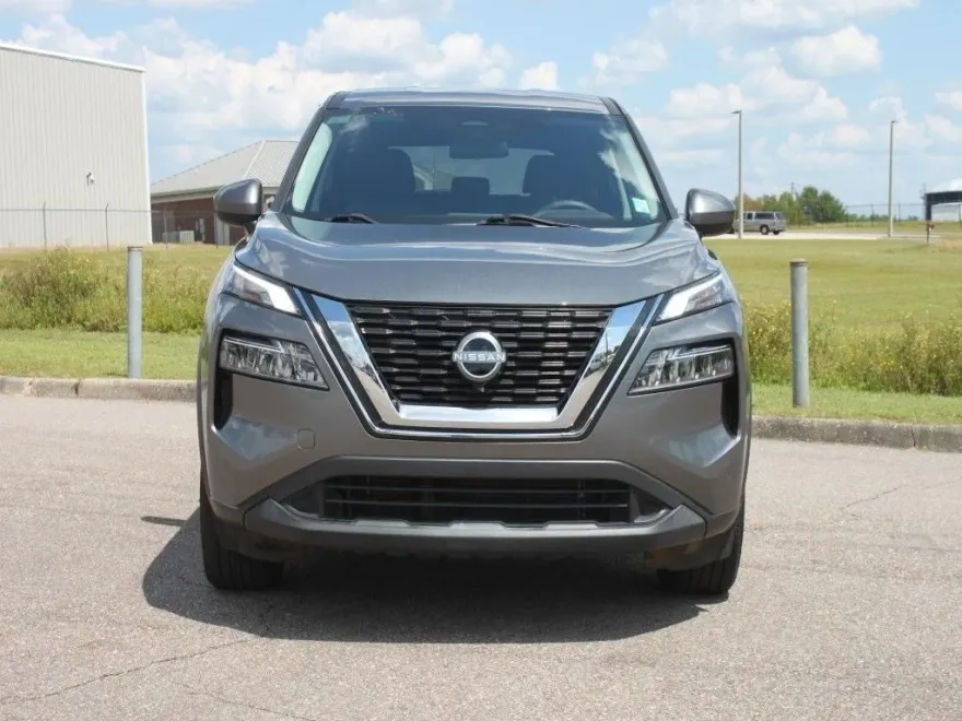 2023 Nissan Rogue SV photo 1