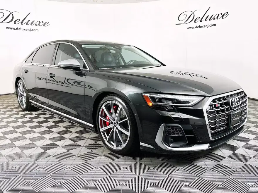 2022 Audi S8 Quattro photo 1