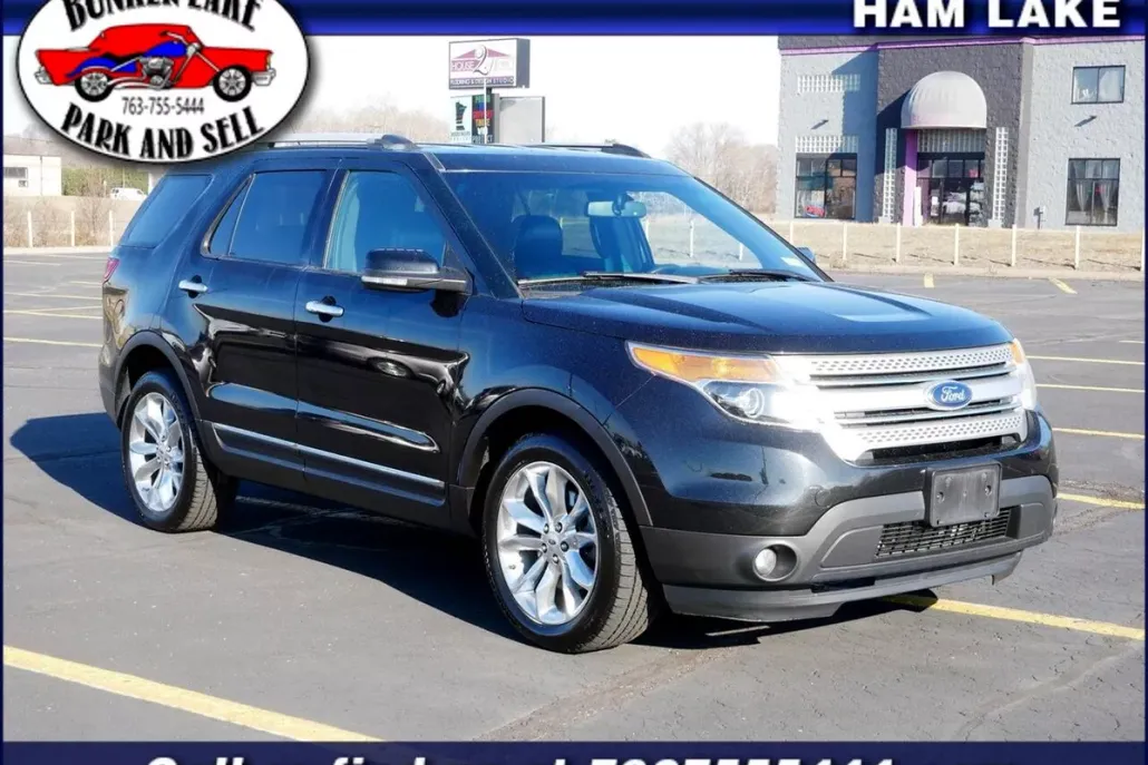 2015 Ford Explorer XLT photo 1