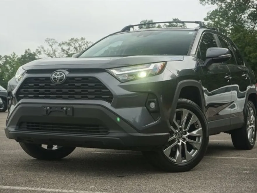 2024 Toyota RAV4 XLE Premium photo 1