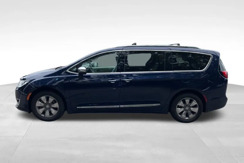 2018 Chrysler Pacifica Hybrid Limited photo 1