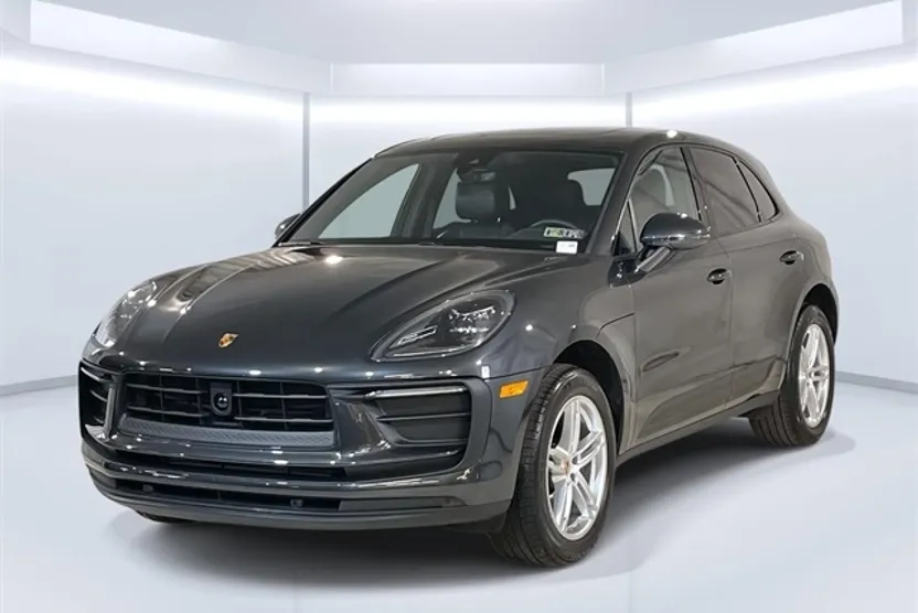 2025 Porsche Macan photo 1