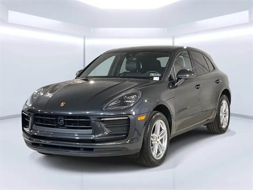 2025 Porsche Macan photo 1