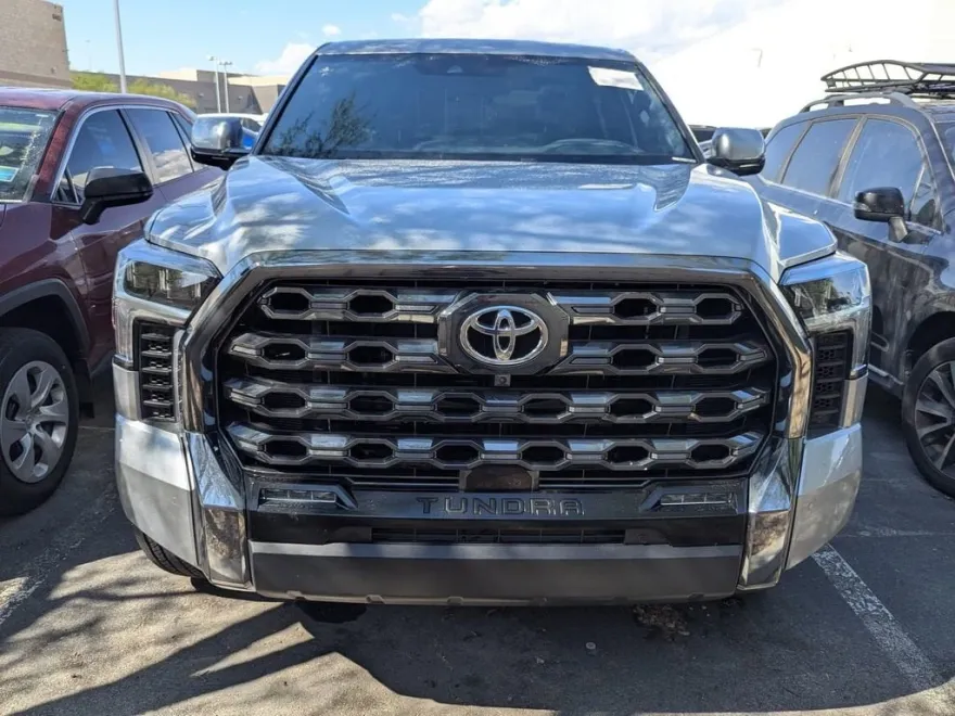 2024 Toyota Tundra Platinum photo 1