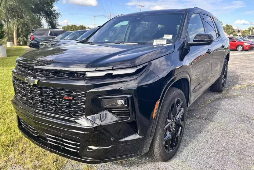 2025 Chevrolet Traverse RS photo 1