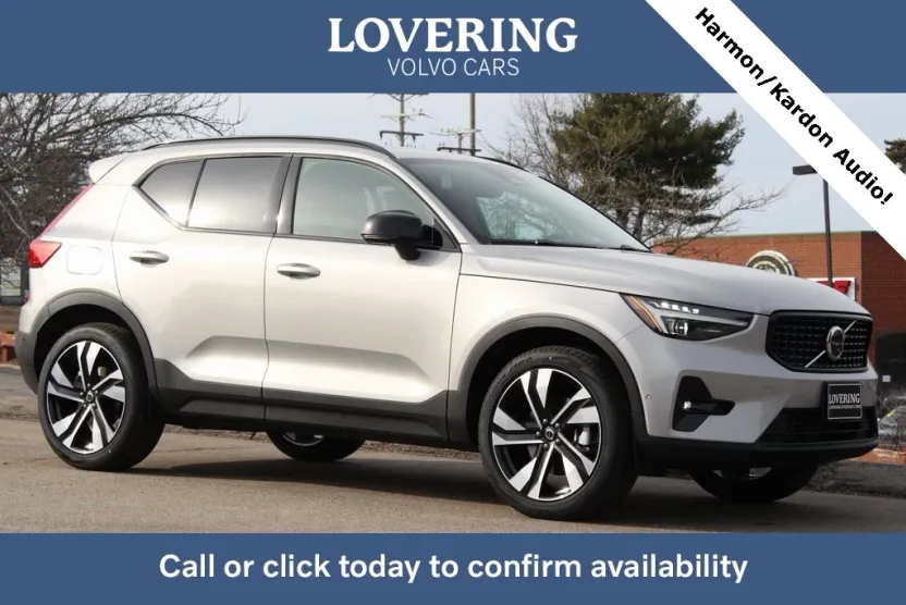 2025 Volvo XC40 photo 1