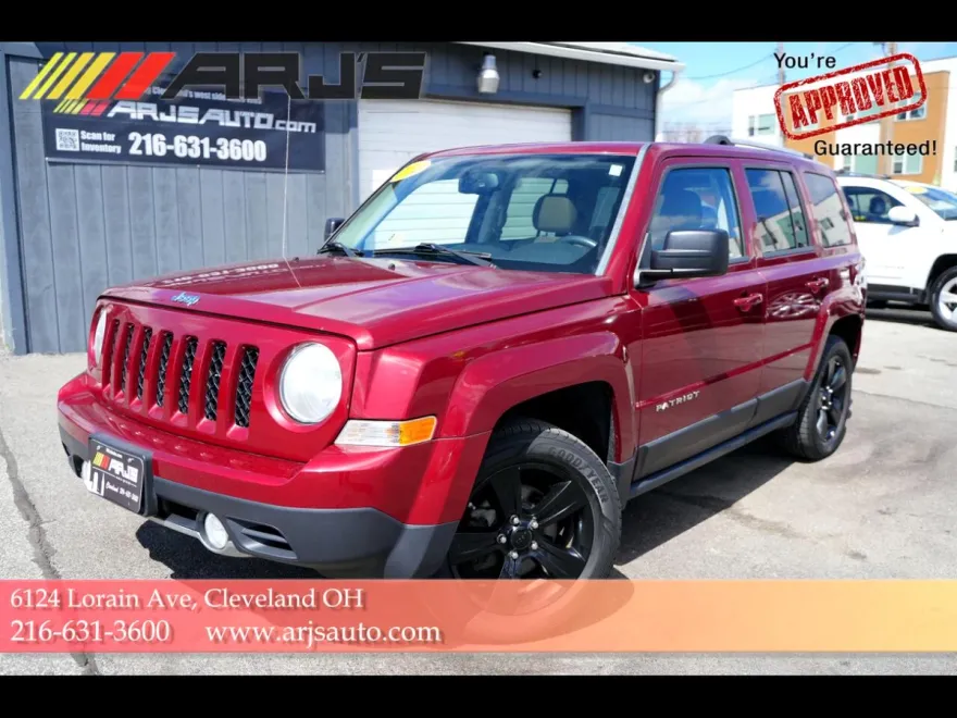 2012 Jeep Patriot Latitude photo 1
