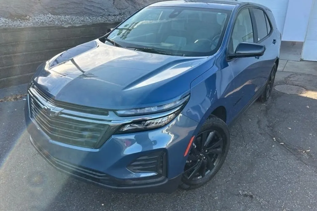 2024 Chevrolet Equinox LS photo 1