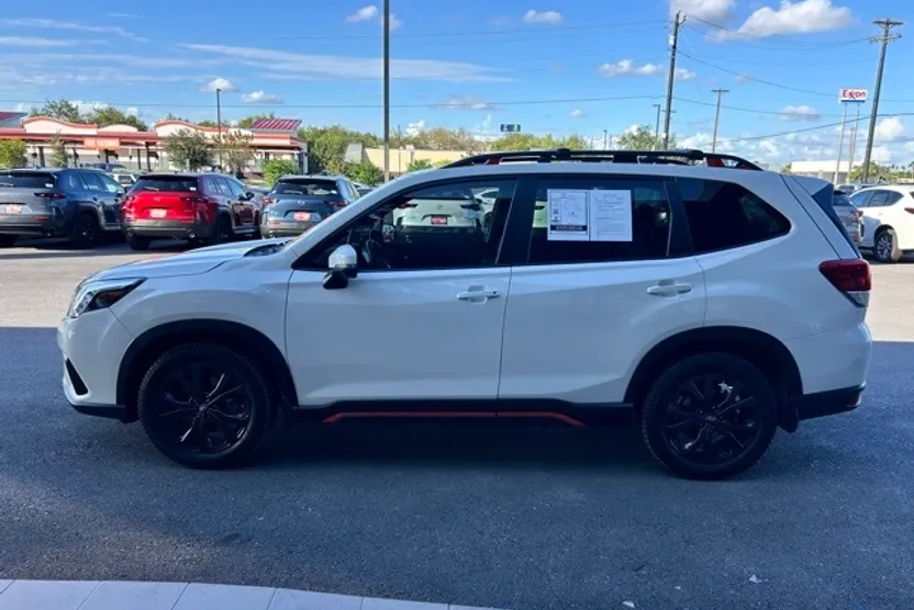 2022 Subaru Forester Sport photo 1