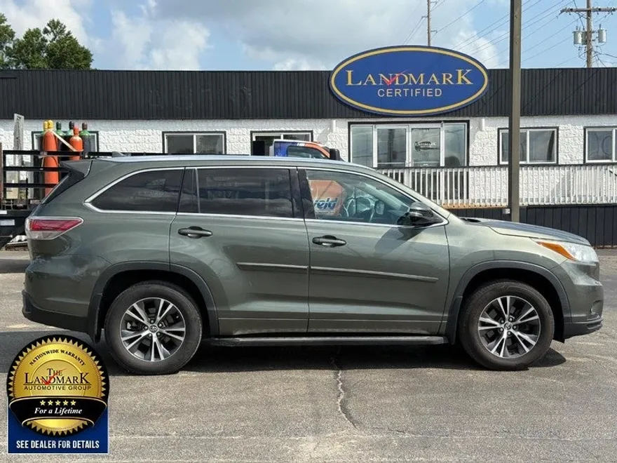 2016 Toyota Highlander XLE photo 1