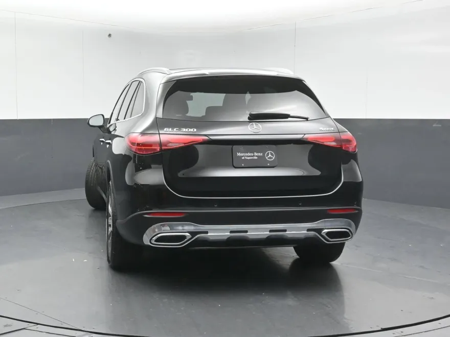 2025 Mercedes Benz GLC 300 4MATIC photo 1