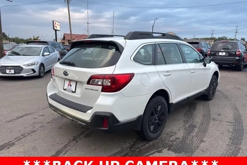 2019 Subaru Outback 2.5i photo 1