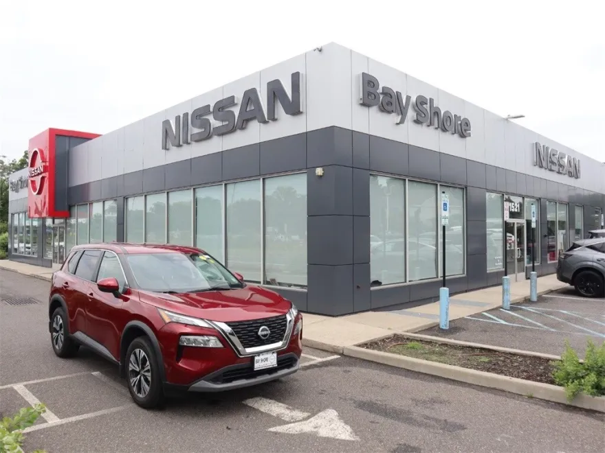 2022 Nissan Rogue SV photo 1