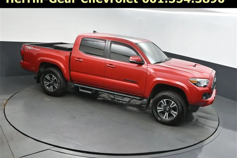 2019 Toyota Tacoma TRD Sport photo 1