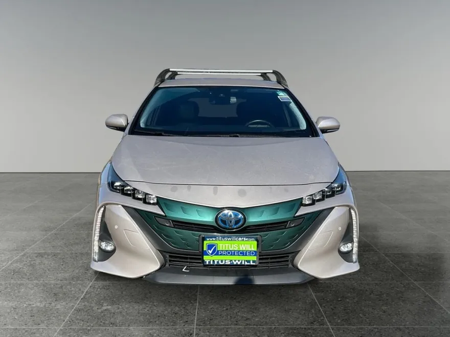 2017 Toyota Prius Prime Advanced photo 1