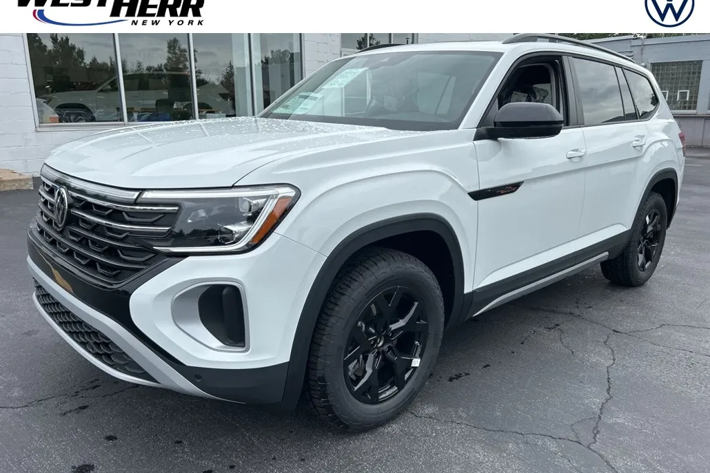 2025 Volkswagen Atlas Peak Edition SE photo 1
