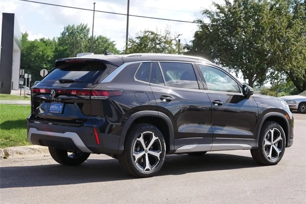 2025 Volkswagen Tiguan SE photo 1