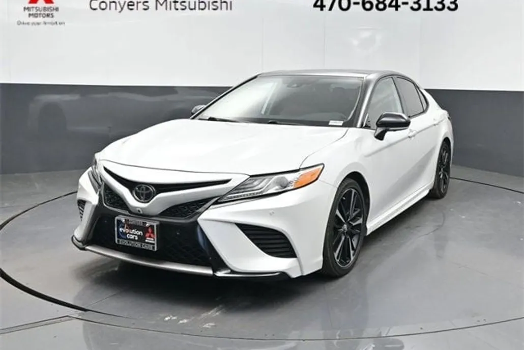 2020 Toyota Camry XSE photo 1