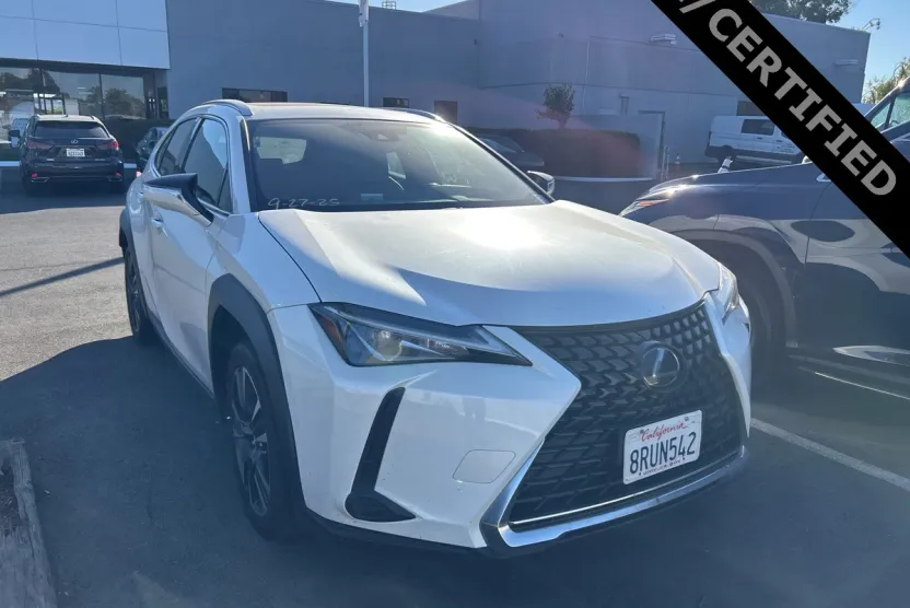 2020 Lexus UX 200 photo 1