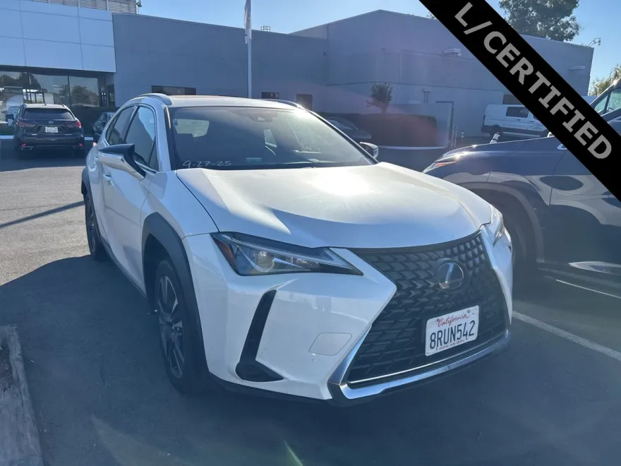 2020 Lexus UX 200 photo 1
