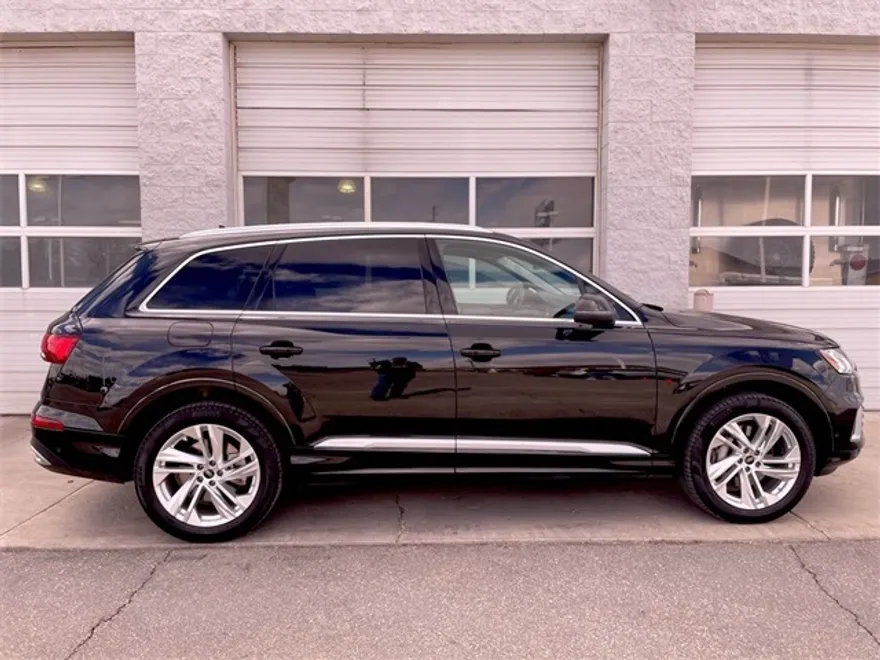 2024 Audi Q7 55 Premium Plus photo 1