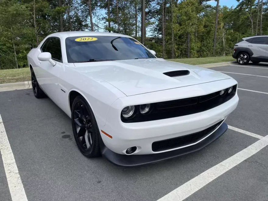 2022 Dodge Challenger R/T Plus photo 1
