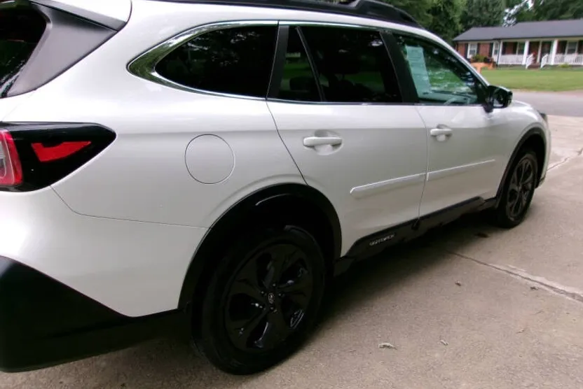 2020 Subaru Outback Onyx Edition XT photo 1
