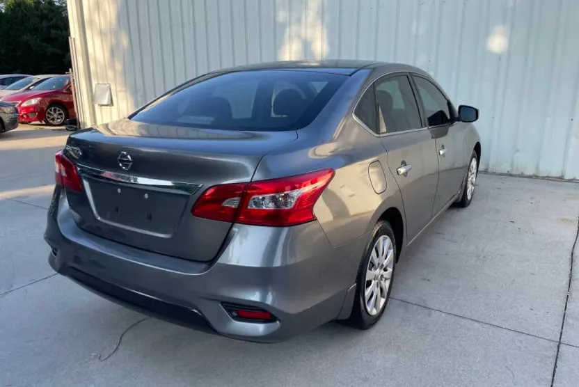 2017 Nissan Sentra S photo 1