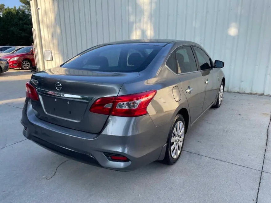 2017 Nissan Sentra S photo 1