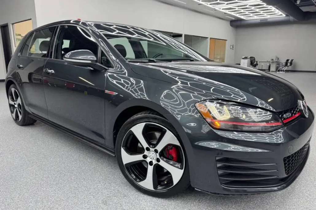2016 Volkswagen Golf GTI SE photo 1