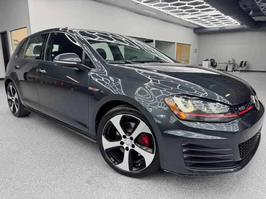 2016 Volkswagen Golf GTI SE photo 1